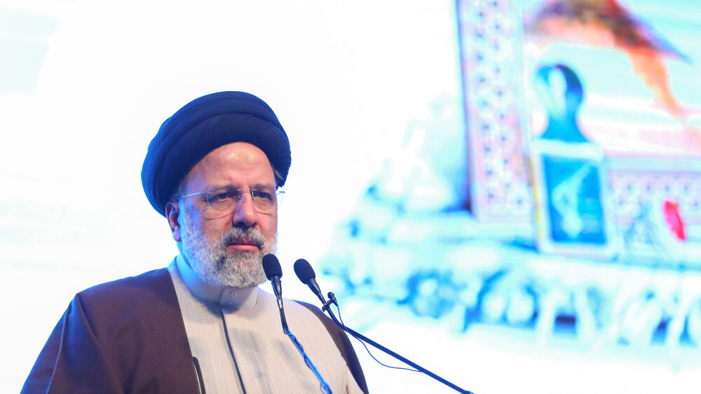 Raisi: Los enemigos han sufrido numerosas derrotas de Irán en varios sectores