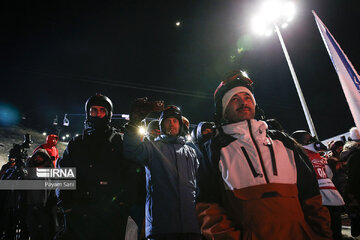 Un tournoi de Snow-board au nord de Téhéran