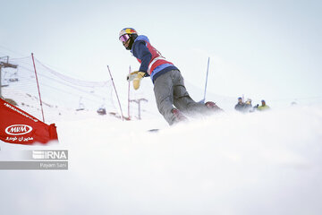 Un tournoi de Snow-board au nord de Téhéran