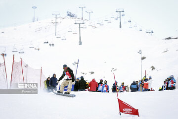 Un tournoi de Snow-board au nord de Téhéran
