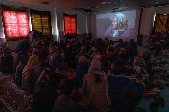 اکران «در آغوش درخت» برای مردم زلزلهزده خوی