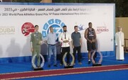 Der behinderte Athlet bricht den Weltrekord im Gewichtwerfen