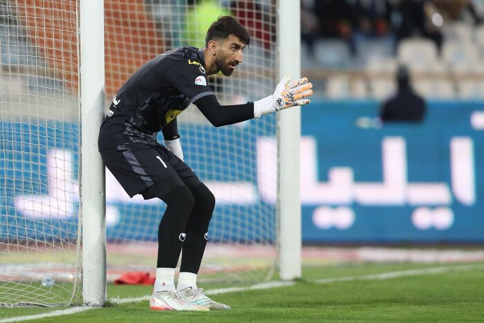 هواداران پرسپولیس جلوی انتقال بیرانوند به استقلال را گرفتند!