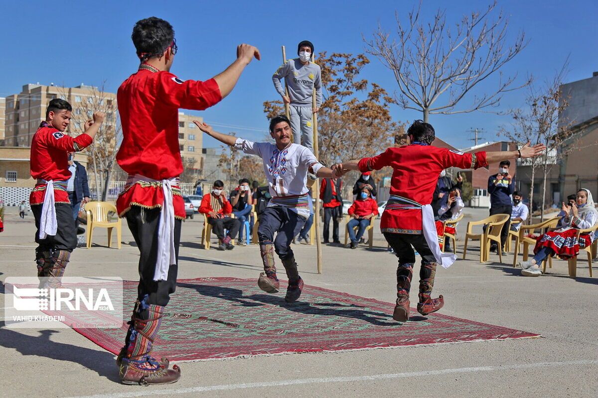 استاد دانشگاه: هیچ‌گونه ابتذالی در رقص‌های ایرانی دیده نمی‌شود