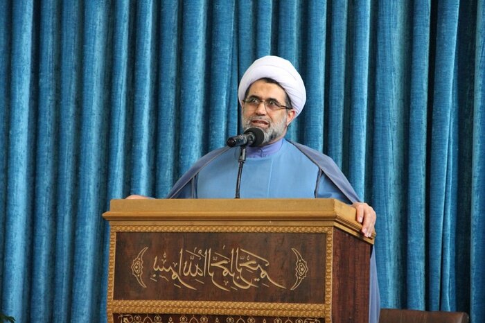 مشکلات اقتصادی و فرهنگی با استفاده از منابع مادی و معنوی داخلی قابل حل است