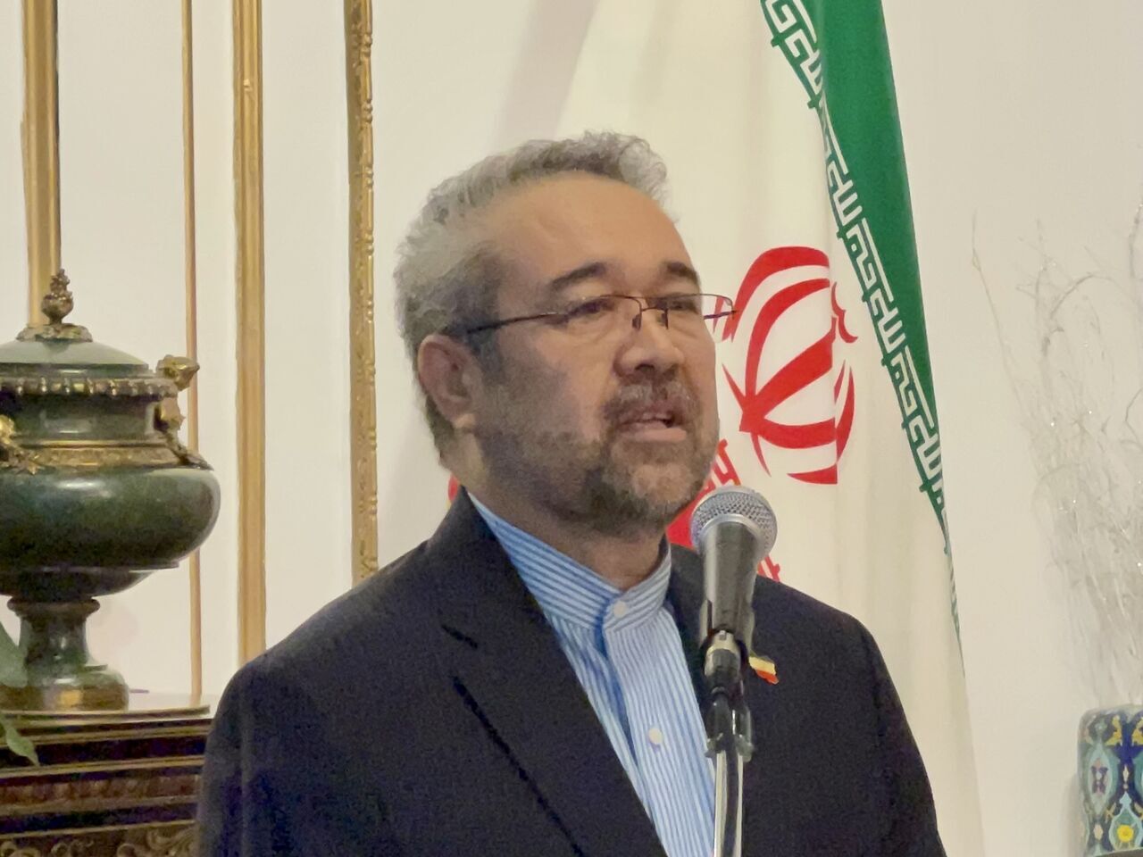 القائم بالاعمال الايراني في لندن يرد على تدخلات السفير البريطاني بطهران
