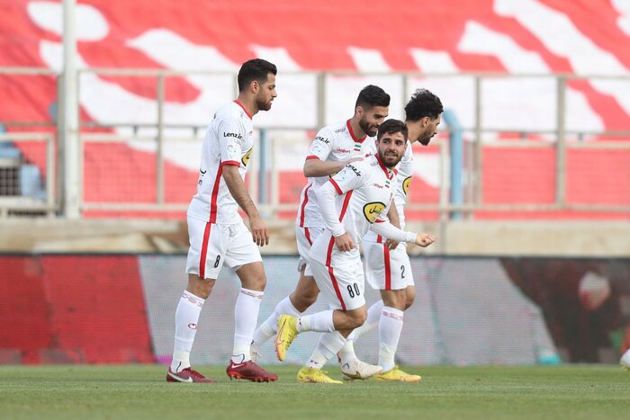 کامبک روی کامبک/ صعود پرسپولیس به صدر با طعم انتقامگیری