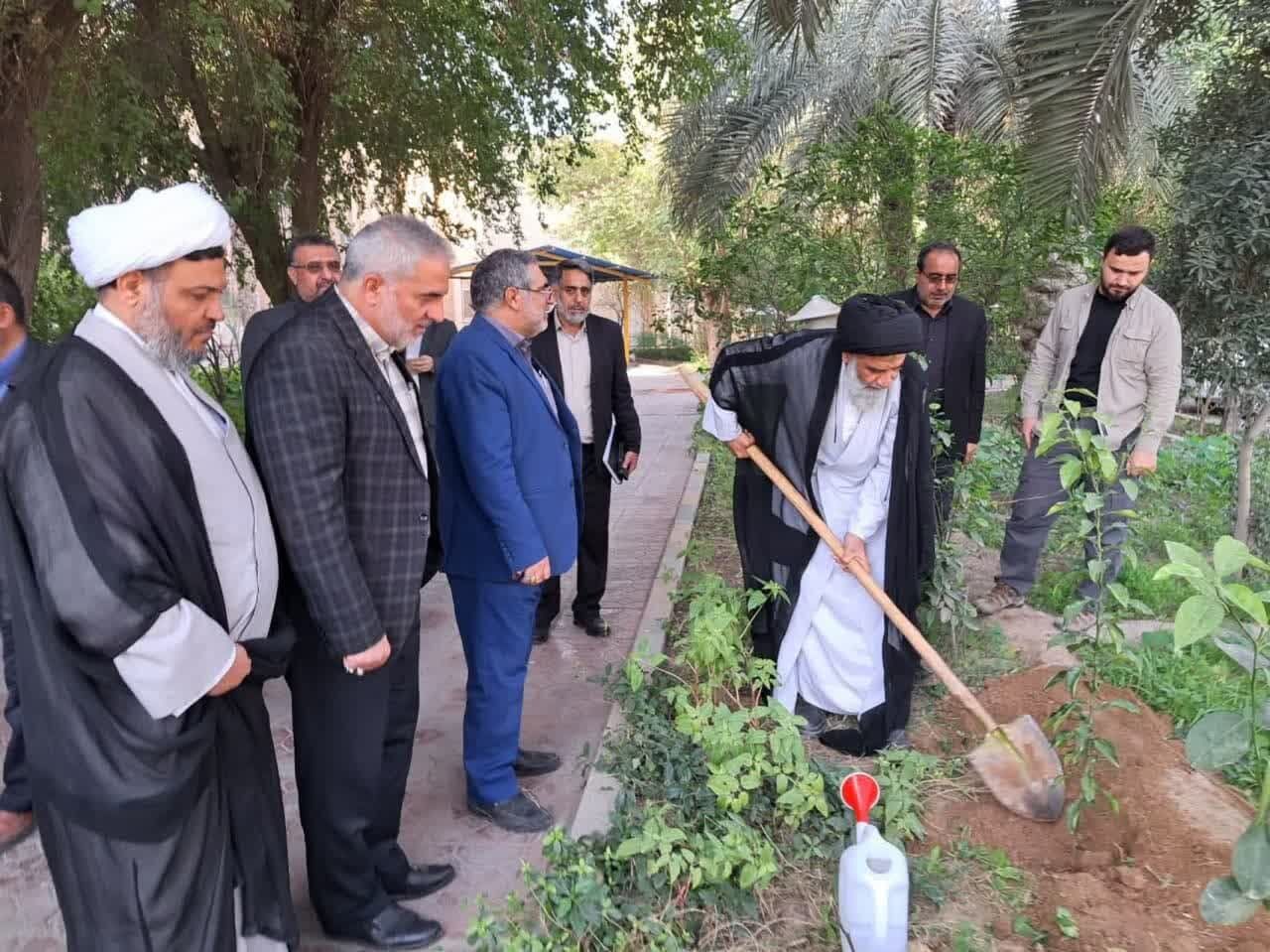 نماینده ولی فقیه در خوزستان: برای مهار ریزگردها به درختکاری مستمر نیاز داریم 