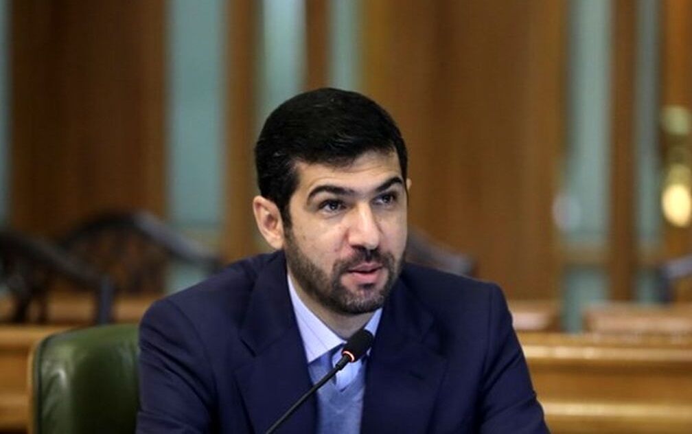 آخوندی: به جای کارهای نمایشی، بنیادی عمل کنیم؛ سرخابیها ورزشگاه مشترک بسازند