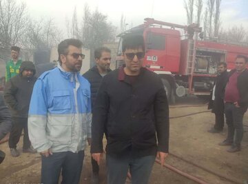 آتش‌سوزی در روستای بوسجین شهرستان نیر مهار شد+فیلم