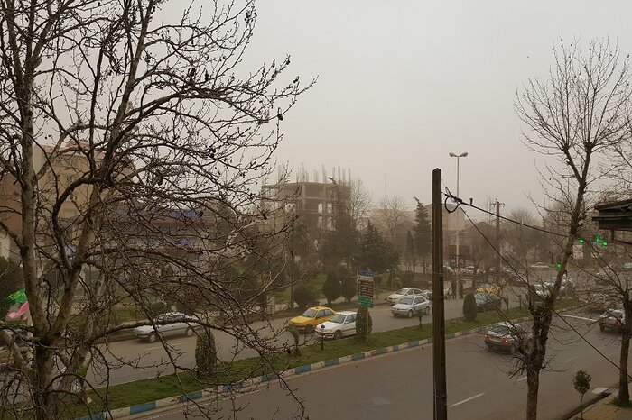 تندباد همراه با گرد و غبار آستارا را درنوردید