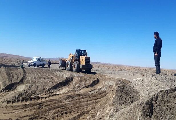 آزادسازی ۱۶ هزار متر مربع از حریم رودخانه‌ای در شهرستان قاینات