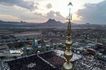 Iran : la sainte mosquée de Jamkaran a la veille de la nuit de mi-Sha'ban