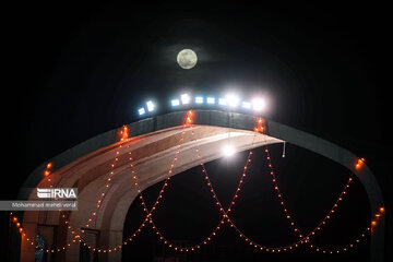 Iran : la sainte mosquée de Jamkaran a la veille de la nuit de mi-Sha'ban