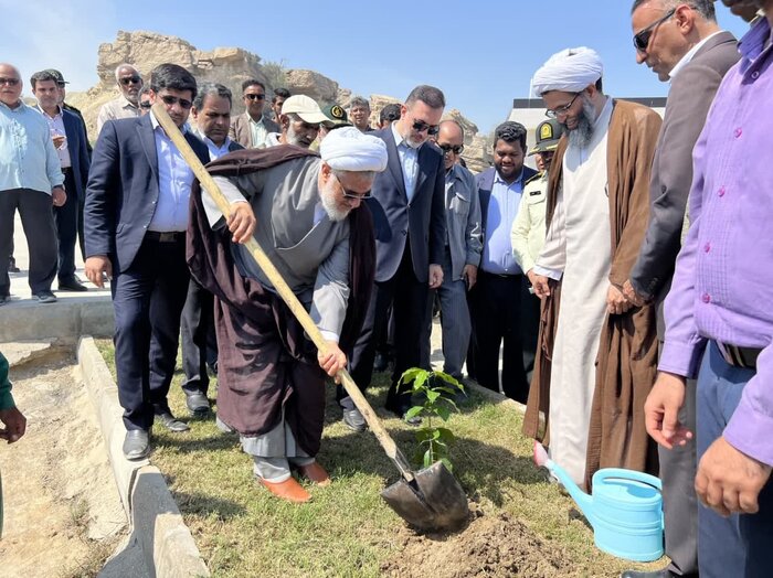 نماینده ولی فقیه در هرمزگان: حضرت مهدی (عج) عصاره همه انبیای الهی است