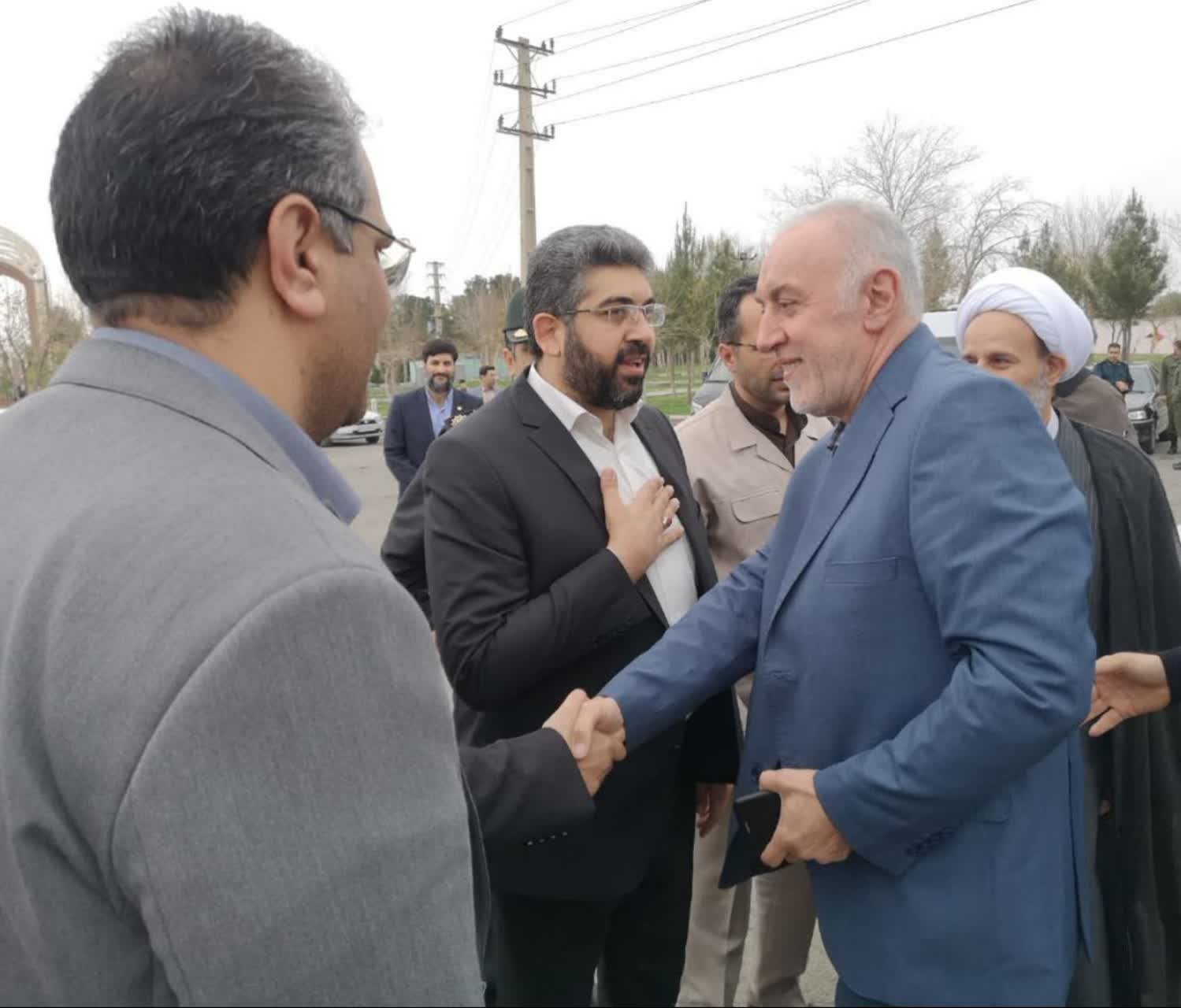 گلباران مزار شهدای گمنام قرچک با حضور استاندار تهران