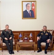 وزیر دفاع جمهوری آذربایجان و فرمانده نیروهای زمینی ناتو در باکو دیدار کردند