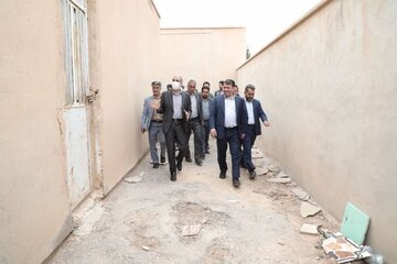 وزیر آموزش و پرورش از طرح‌های آموزشی ابرکوه یزد بازدید کرد