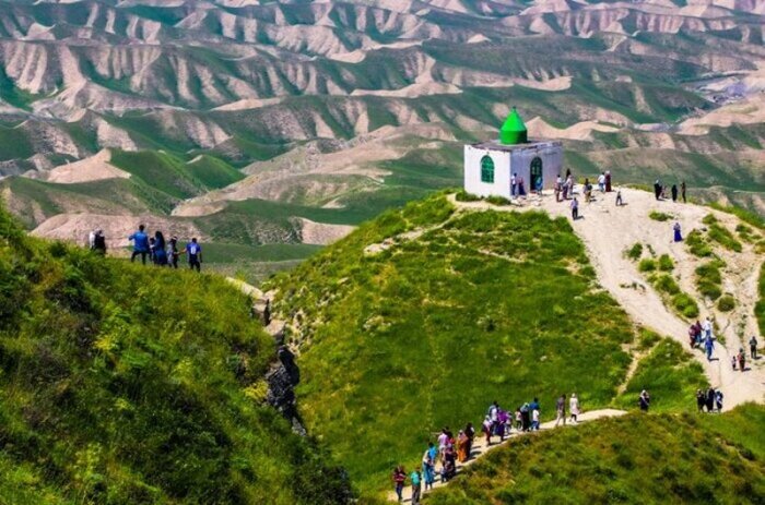 کلاله؛ شهر تپهماهورهای بیانتها، آرامگاه مردان آسمانی و خاستگاه اسب ترکمن