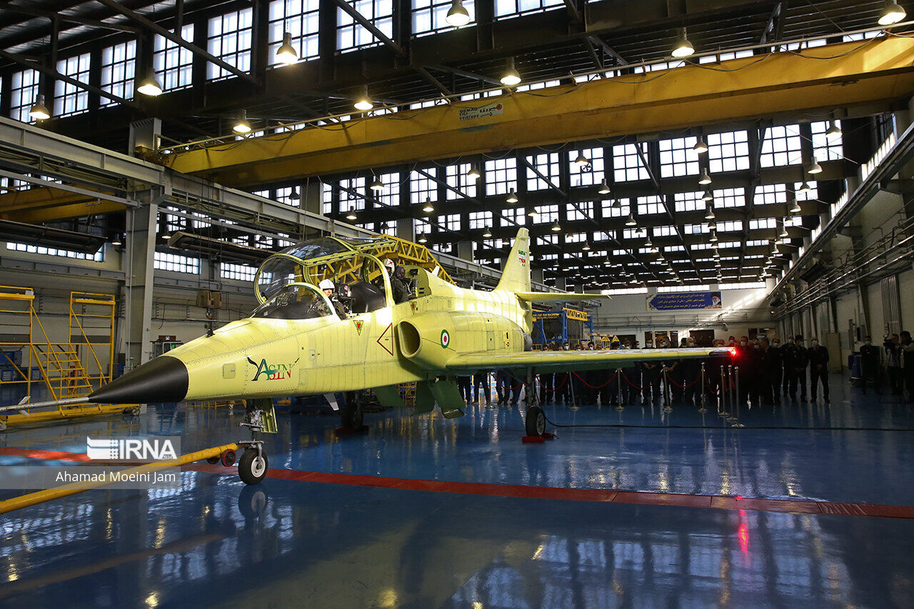 Le lancement de la ligne de la production en série du jet d'entraînement « Yassine »
