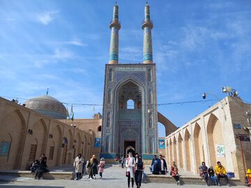 فیلم/ نوروزگردی در یزد (۲)؛ مسجد جامع کبیر بر بام جهان 