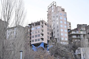 آغاز تخریب ساختمان‌های غیرمجاز در کوه‌های گلابدره تهران