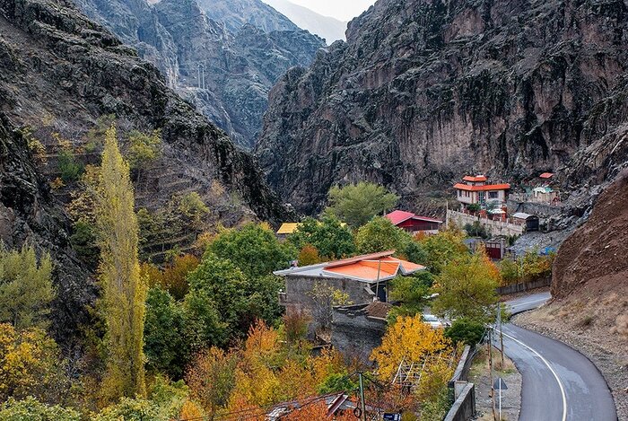 طبیعت‌گردی در محور شمال‌غربی تهران/ اینجا سنگ‌ها جیغ می‌زنند