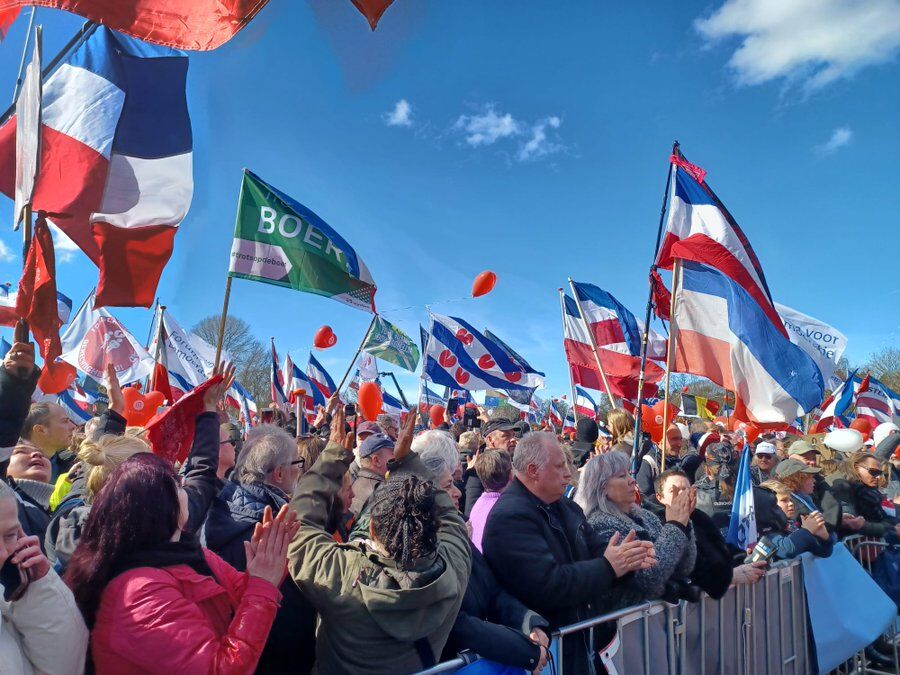 ۱۰ هزار کشاورز هلندی علیه سیاست‌های دولت کشورشان تظاهرات کردند