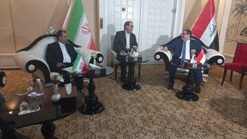 دیدار وزیر امور اقتصاد و دارایی ایران با همتای عراقی + فیلم
