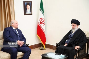 El Líder Supremo se reúne con el presidente de Bielorrusia en Teherán