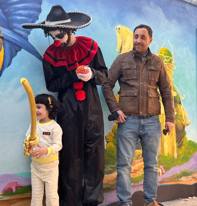 هنرمندان به یاری کودکان شتافتند