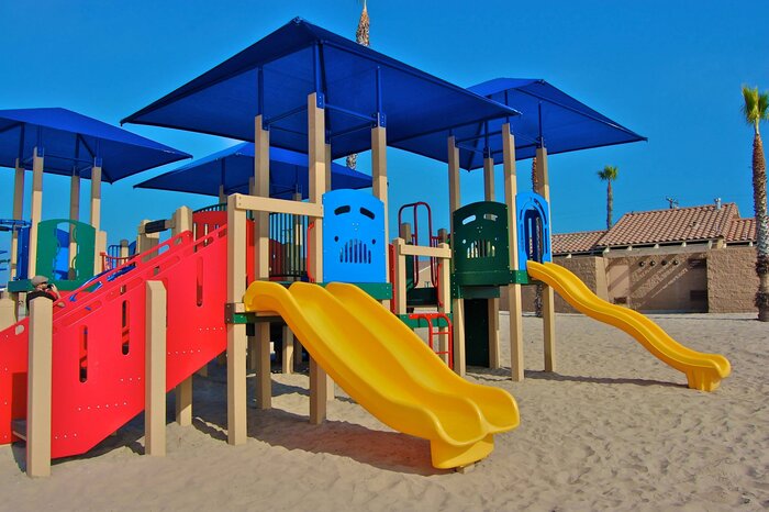 بزرگترین مجموعه بازی کودکان در پارک ساحلی شهر سوزا جزیره قشم نصب شد 
