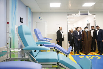 Iran’s most advanced cancer treatment center inaugurated