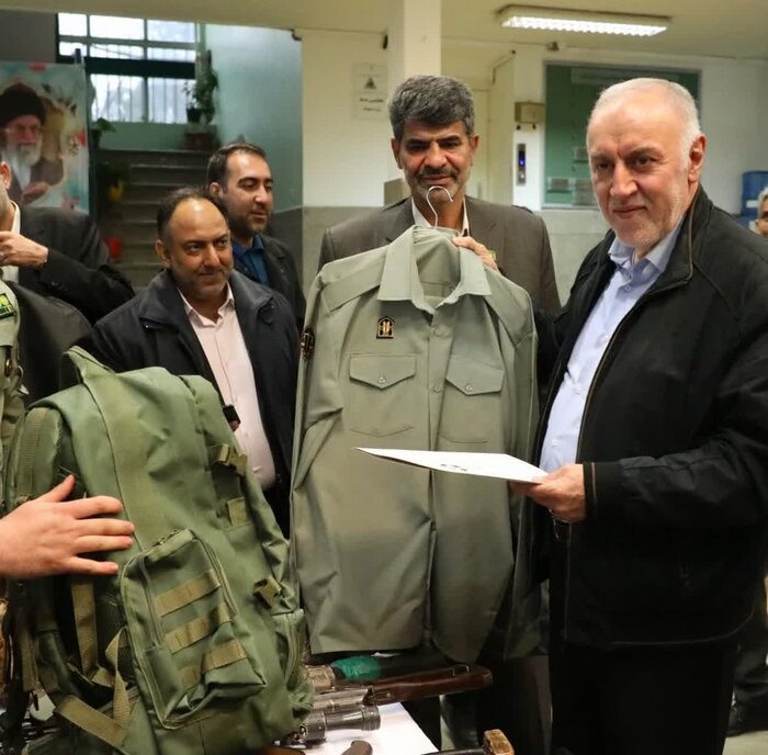 بازدید استاندار تهران از اداره کل حفاظت محیطزیست/ فخاری محیطبان افتخاری شد