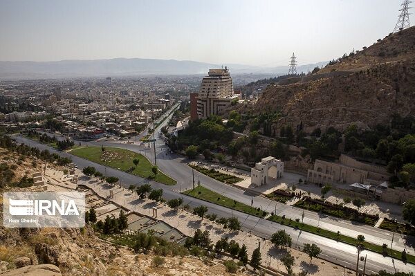 اشک و لبخند ساکنین دیار فارس در نخستین سال قرن جدید و داغی که بر دل نشسته