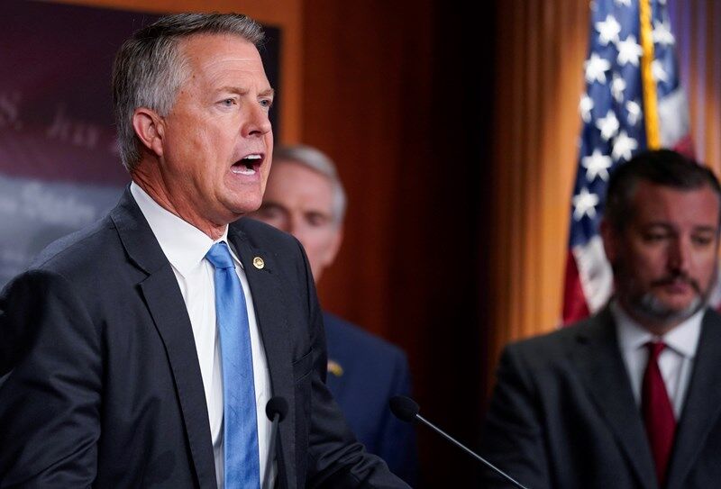 سناتور آمریکایی:۳۱ تریلیون دلار بدهی بزرگترین تهدید است نه ایران،روسیه و چین سناتور آمریکایی:۳۱ تریلیون دلار بدهی بزرگترین تهدید است نه ایران،روسیه و چین