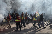 پلیس فرانسه با معترضان درگیر شد