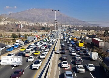 ترافیک در بیشتر جاده‌های استان قم سنگین و پرحجم است