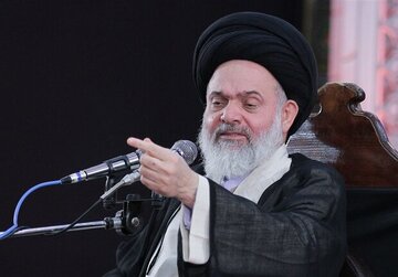 حسینی بوشهری: استقامت در مسیر دینداری تکمیل کننده دین است