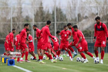 Football: Amir Ghalenoei a dirigé sa première séance d’entraînement