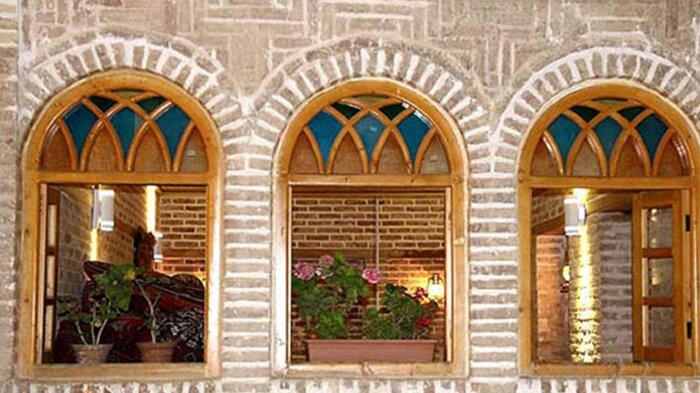 خانه‌ای با نگاره‌های قاجاری در بافت سنتی بجنورد