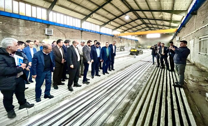 استاندار آذربایجان غربی از ۱۳۲ واحد صنعتی طی یکسال بازدید کرد