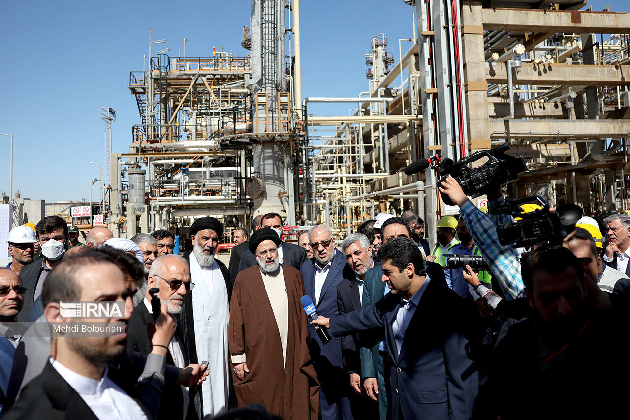 IRNA English Launch of expansion project at Iran s Abadan Refinery