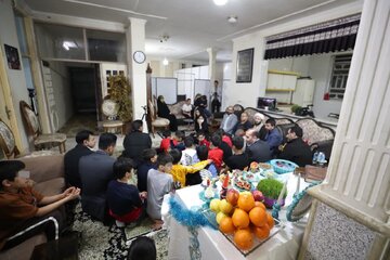 استاندار کرمانشاه سال جدید را در جمع مددجویان بهزیستی آغاز کرد