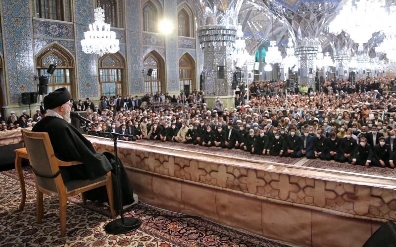 Líder Supremo de Irán: “Los esfuerzos del Occidente para aislar al pueblo de Irán fueron fracasados”