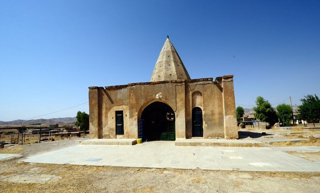 آبدانان؛ سرزمین قلعه های سنگی و دریاچه دوقلو« بزرگ ترین آکواریوم طبیعی جهان»