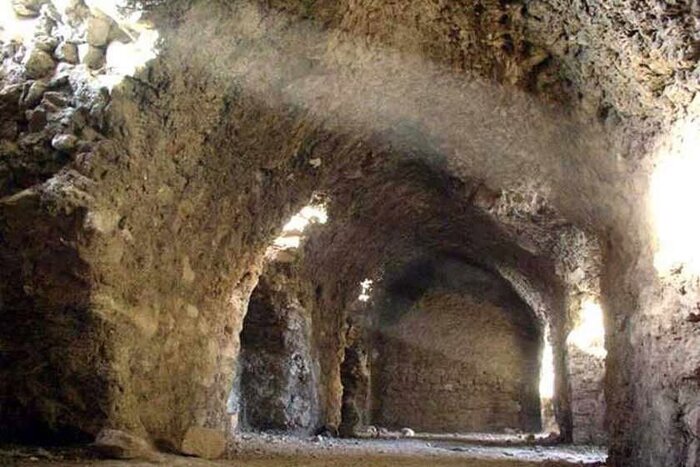 آبدانان؛ سرزمین قلعه های سنگی و دریاچه دوقلو« بزرگ ترین آکواریوم طبیعی جهان»