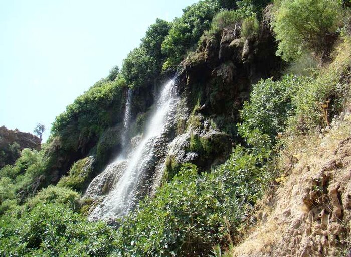 آبدانان؛ سرزمین قلعه های سنگی و دریاچه دوقلو« بزرگ ترین آکواریوم طبیعی جهان»