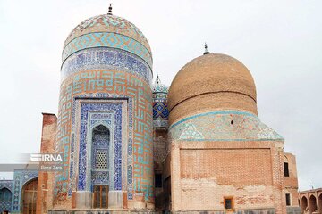 Tombe de Cheikh Safi al-Din à Ardabil: un mausolée avec des carreaux bleus