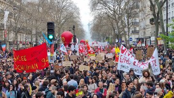 3,5 millions Français dans les rues contre le régime Macronie